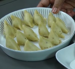 ड्राई मिनी समोसा कैसे बनाते है? How to make Dry Mini Samosa with Photo?