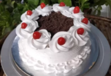 बेकरी जैसा ब्लैक फारेस्ट केक कैसे बनाये? Indian Black Forest Cake Recipe Step By step Photo हिंदी रेसिपी (सबसे आसान तरीके) Recipes In Hindi(Step by Step Guide to Cook Indian Food in Hindi) Step 29