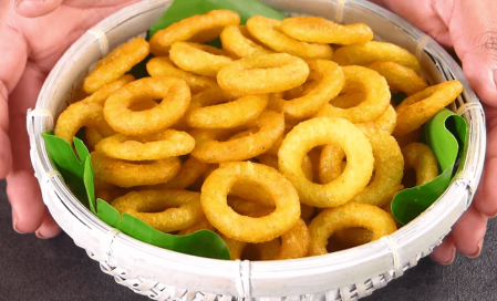 क्रिस्पी होममेड आलू रिंग्स (चिप्स) इन हिंदी || Potato Rings Chips recipe step by step with Photo Step 27